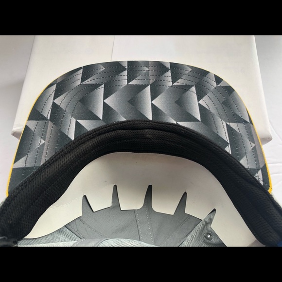 Los Angeles Lakers SnapBack by adidas - Picture 4 of 5